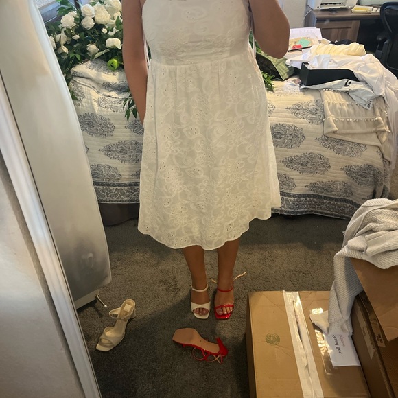 Elegant White Lace Dress - Picture 1 of 1
